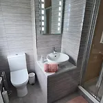Away From In 4 Bed 度假居 沃特福德