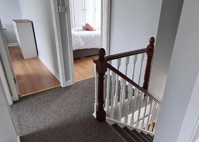 Away From In 4 Bed 펜션 워터퍼드