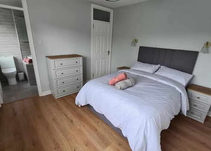 Away From In 4 Bed Holiday home